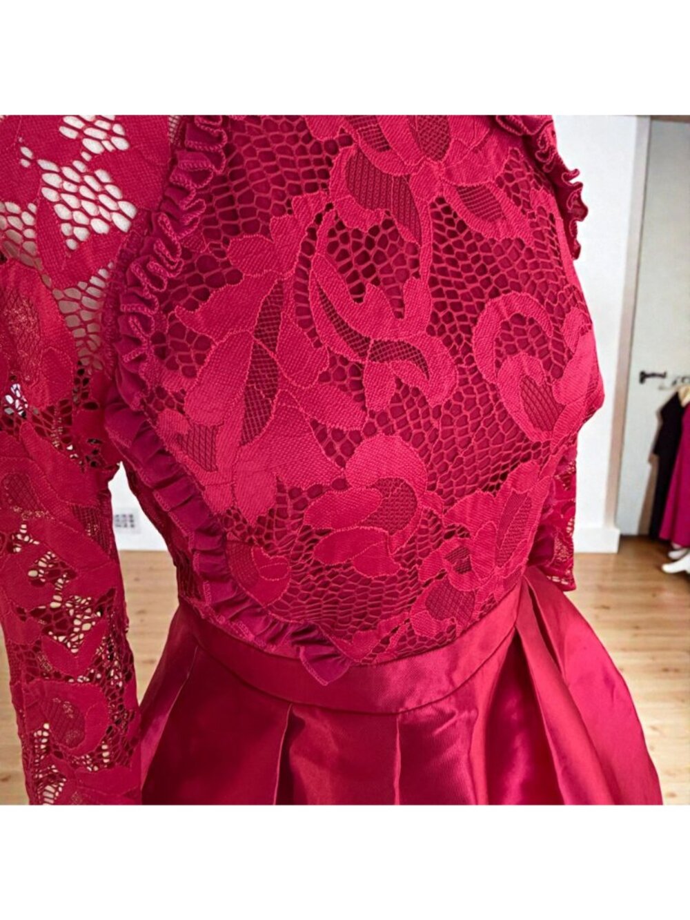 Little Mistress London Dress US 6 Petite Red Lace Fit Flare Prom Cocktail Party - Picture 10 of 14